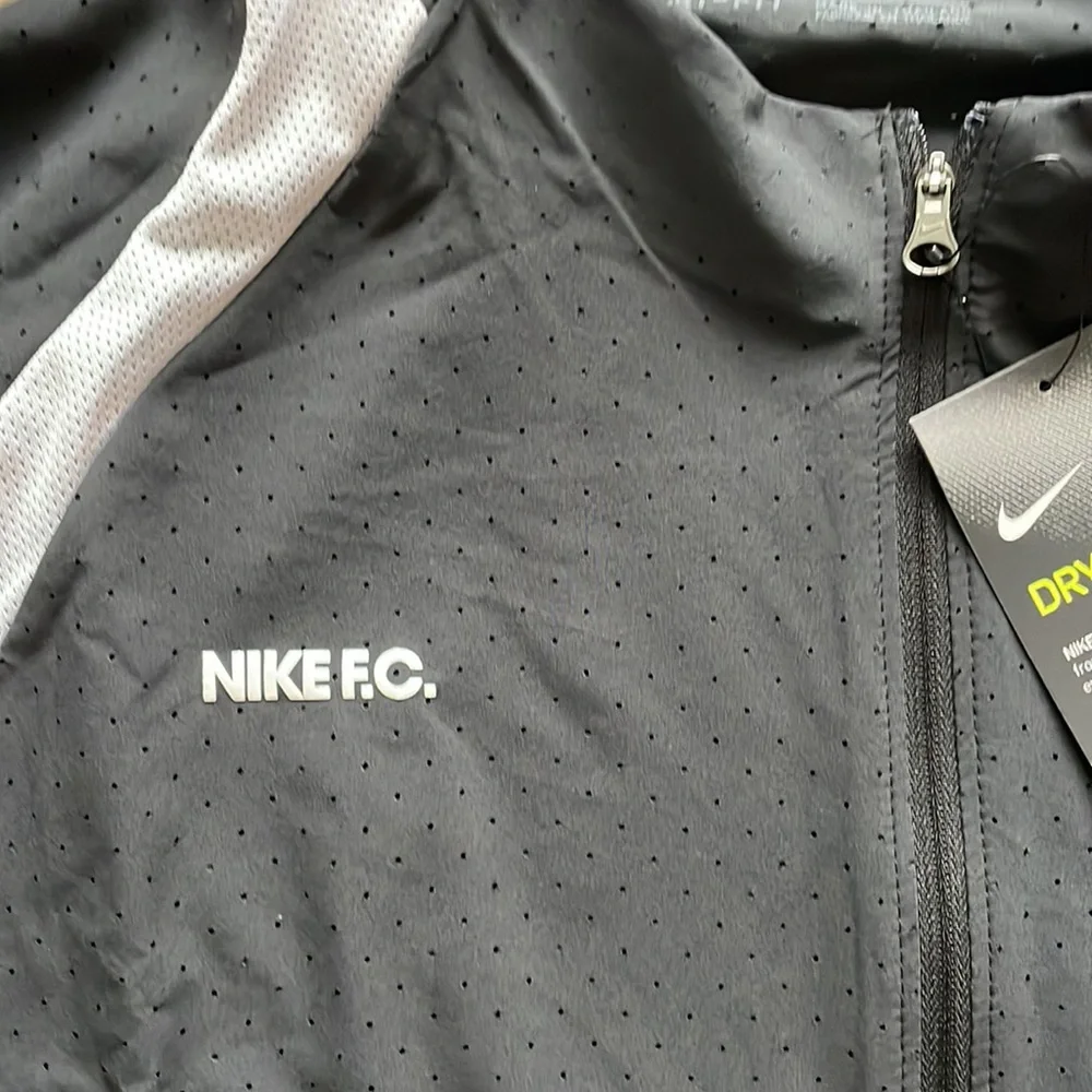 NWT Nike FC Futbol Black and White Jacket Womens Large Lightweight Full Zip